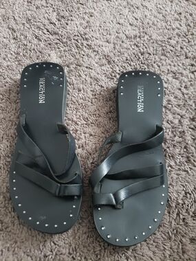 Kenneth Cole Reaction Black Studded Slip-On Strappy Sandals